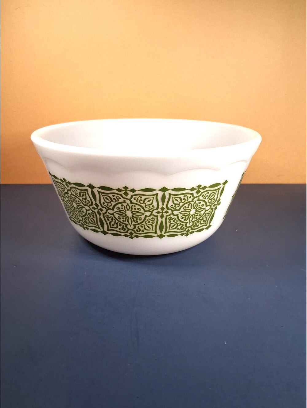 Vintage Hazel Atlas Milk Glass Mixing Bowls Set of 3 Green Geometric Pattern - Picture 6 of 11